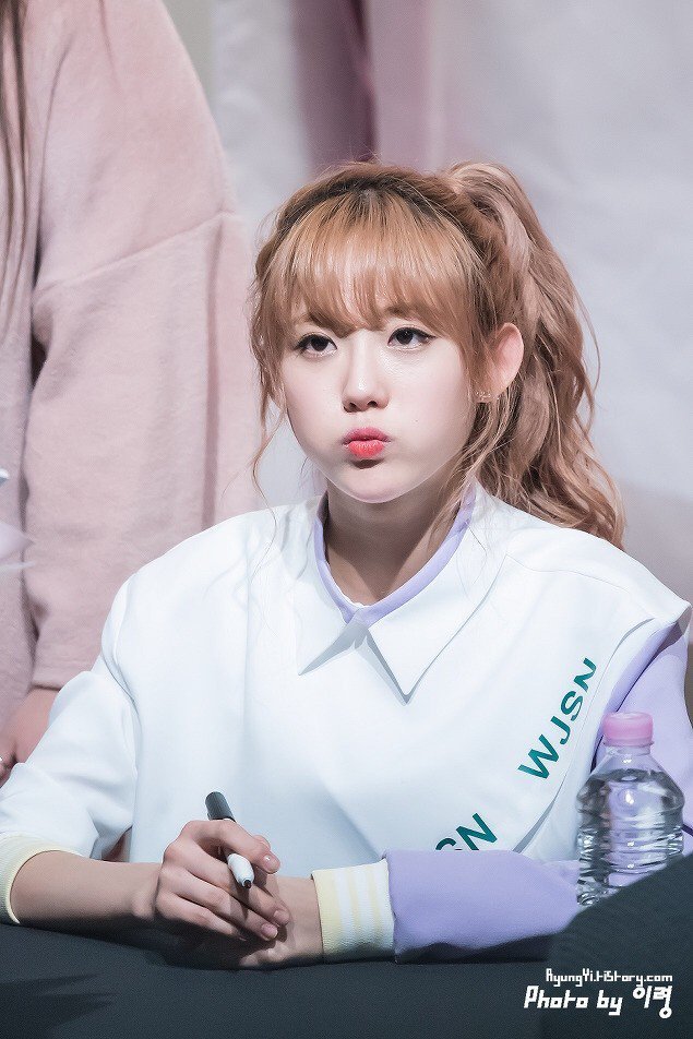 신기한 귀 모양을 가진 우주소녀 루다 | 인스티즈