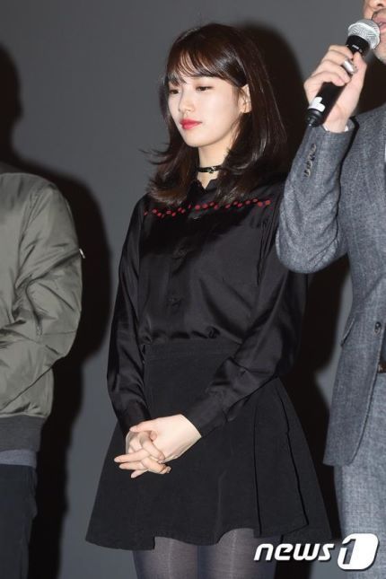 수지, 레드립+초커로 포인트 준 무대인사 패션 +사진추가 | 인스티즈
