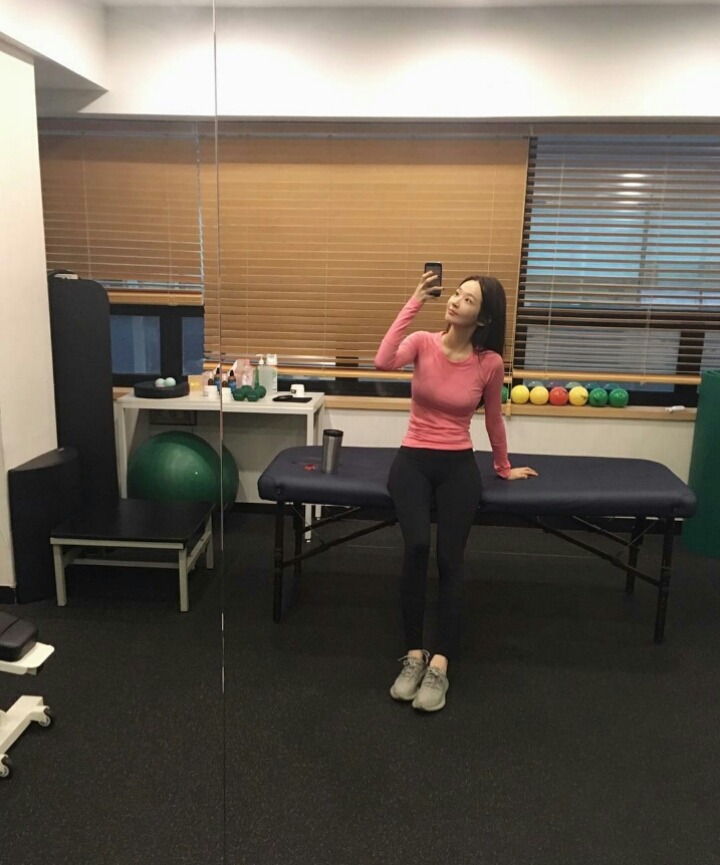 오늘자 강민경 인스타 업뎃 | 인스티즈