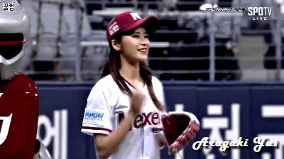 오늘자 넥센 시구.GIF | 인스티즈