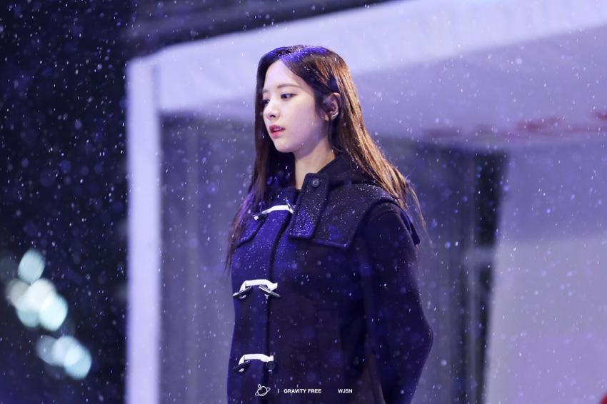 떠오르는 비주얼 아이돌 처자 | 인스티즈