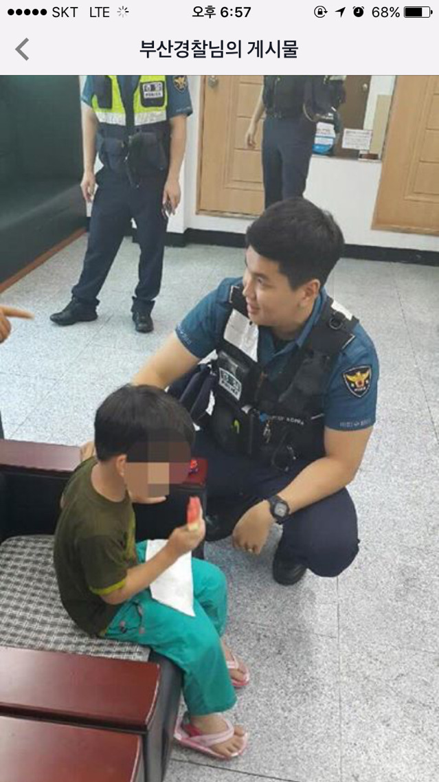 혼자 산책나온 흔한 부산꼬마 (귀염고 염려스러움 주의) | 인스티즈