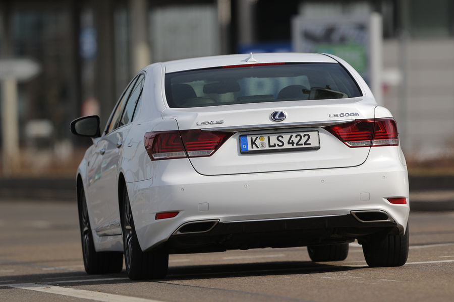 아우디 A8 4.0 vs 렉서스 LS 600h | 인스티즈