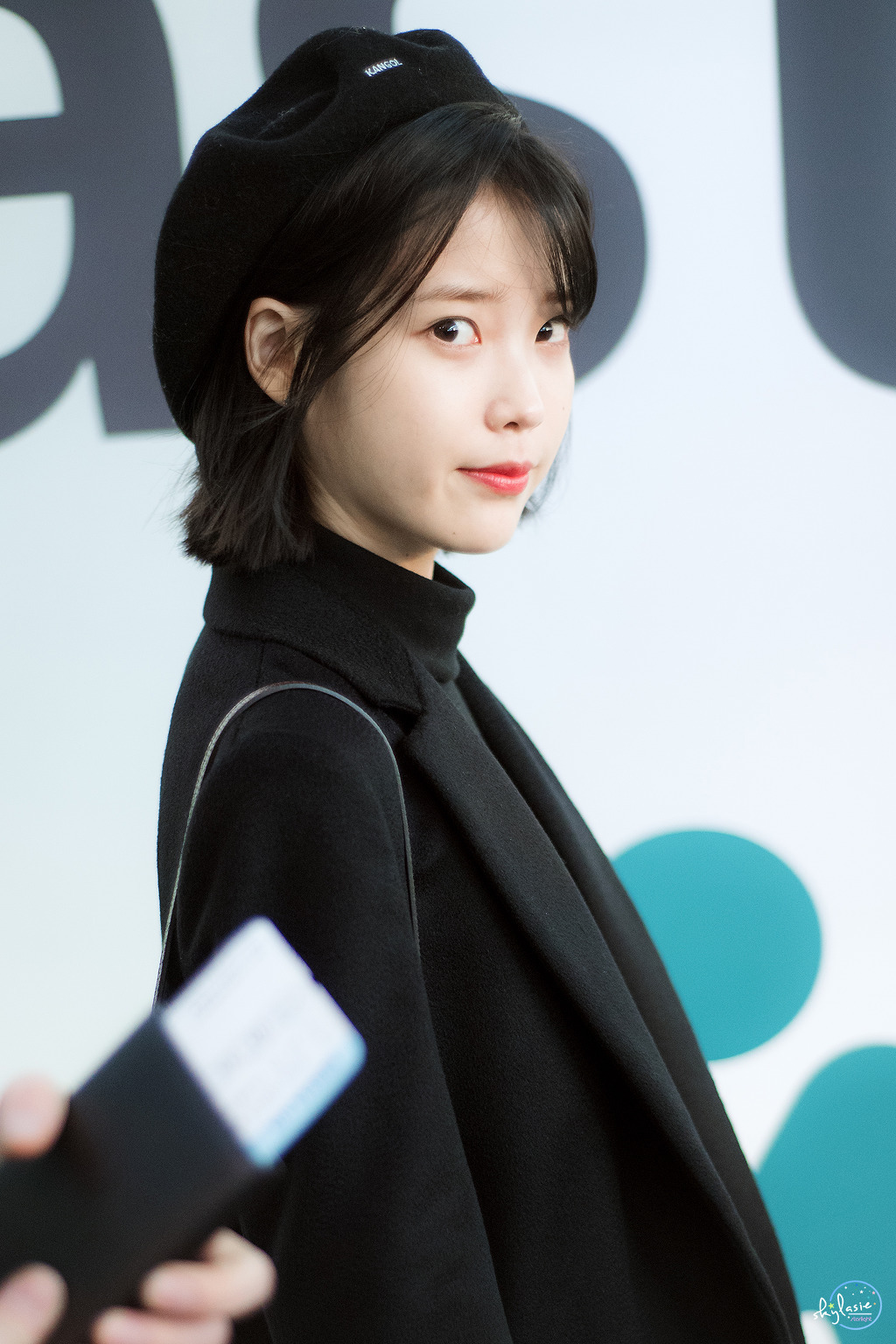 [17.01.06] 대만 출국 아이유.jpg | 인스티즈