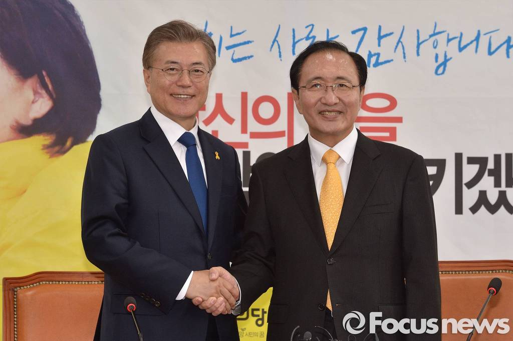 오늘자 문재인 대통령 사진들 .jpg | 인스티즈