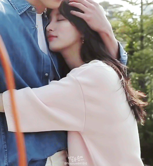 수지와 키스하는 김우빈 | 인스티즈