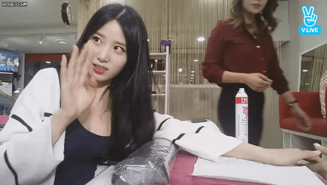 이런 여성이 지나가면 한번더 뒤돌아본다vs가던 길 간다 | 인스티즈