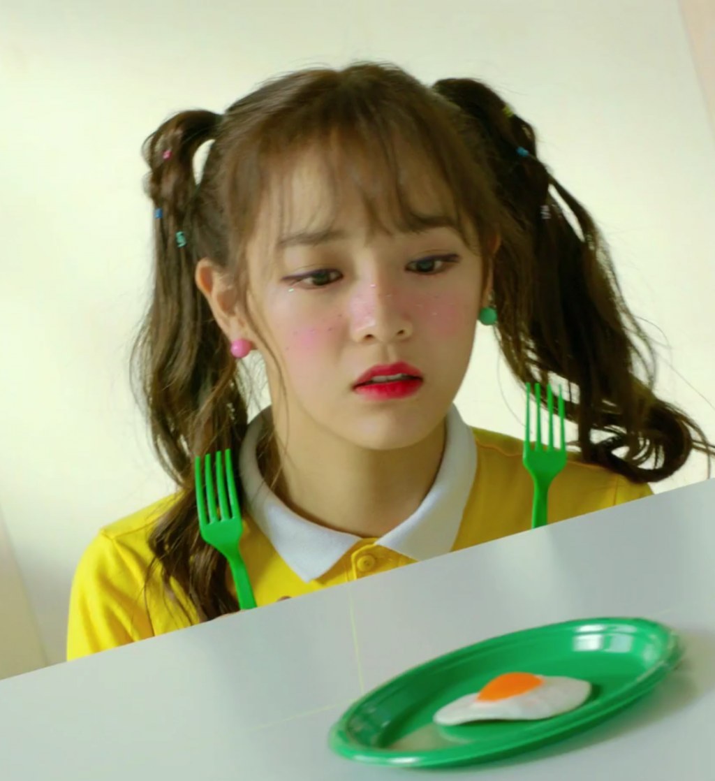 레드벨벳 컨셉과 많이 겹친다는 아이오아이 | 인스티즈