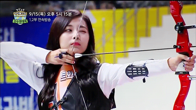 활 쏘다 머리카락이 걸린 쯔위 | 인스티즈