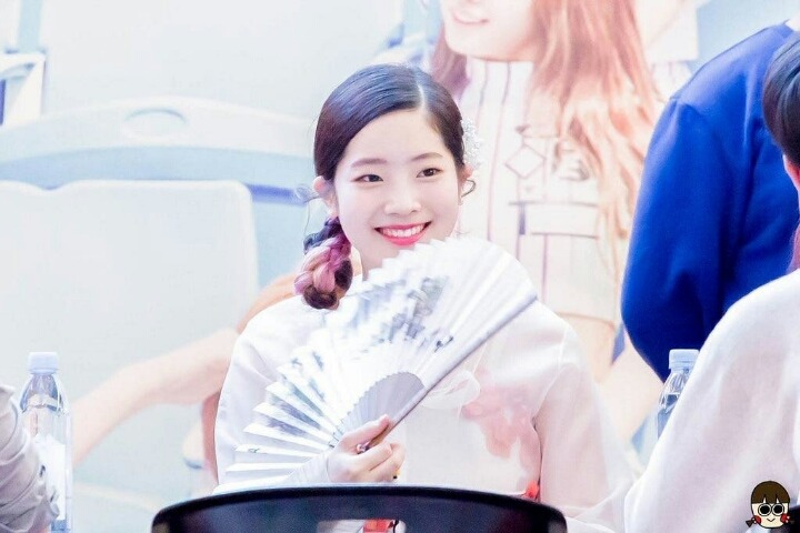 [트와이스] 추석기념 한복 입은 다현이 | 인스티즈