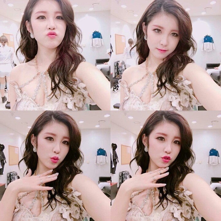코디피셜 한달동안 자기 영혼을 갈아넣었다는 전효성 지난 활동 의상.gif | 인스티즈