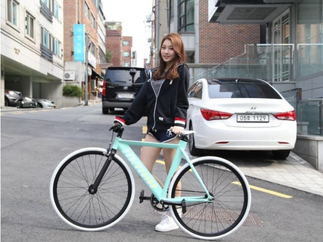 짱예인데 성격 바보라 만만해서 고백했더니 갑자기 겁나 똑똑한 말투로 거절할 것 같이 생김 | 인스티즈