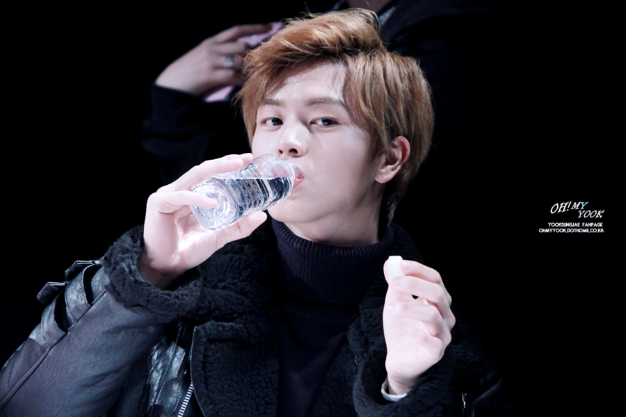 손 큰 남자연예인들의 실감나는 손크기 비교짤ㄷㄷㄷ.jpg +추가 | 인스티즈