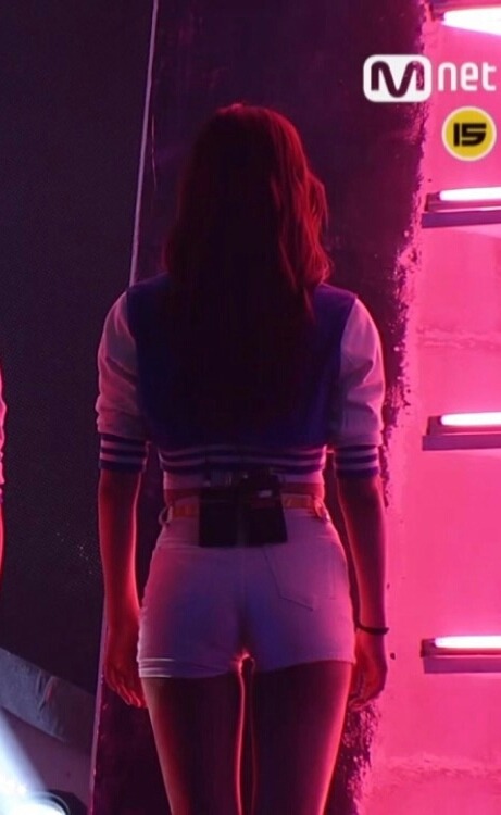 프로듀스101 젤리피쉬 김나영 뒤태.gif | 인스티즈