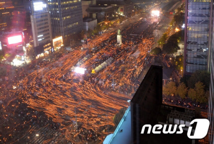 경찰 "5일 촛불집회 직접 셌다…최대인원 4만8000명"주장 | 인스티즈