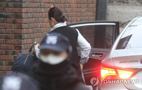오늘도 박근혜 집으로 출근하는 헤어디자이너 | 인스티즈