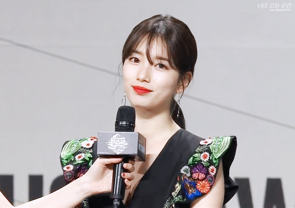 오늘 시상식에서도 미모 열일하는 수지.jpgif | 인스티즈