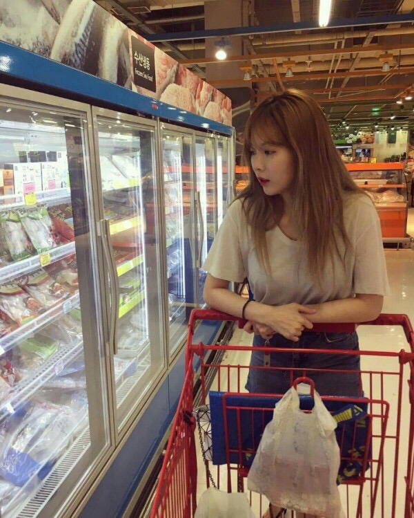 마트에서 장보는 현아 | 인스티즈