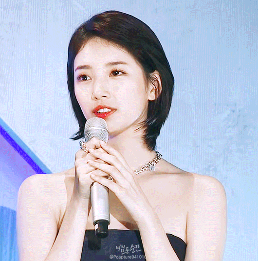 드레스 입은 백상예술대상 수지.jpg | 인스티즈