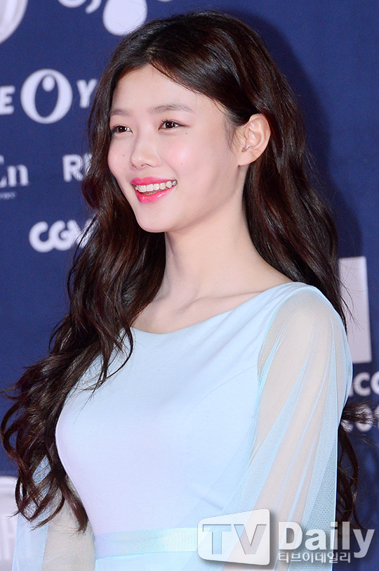 김유정 봄날의 솜사탕.jpg | 인스티즈