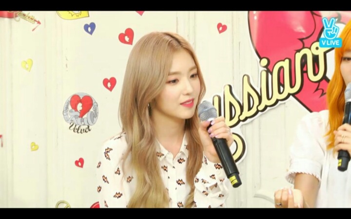 [레드벨벳] 머리 쓸어 넘기는 아이린.gif | 인스티즈