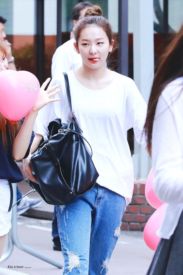 멤버들이 옷 못입는다고 놀렸던 슬기.JPG (레드벨벳) | 인스티즈