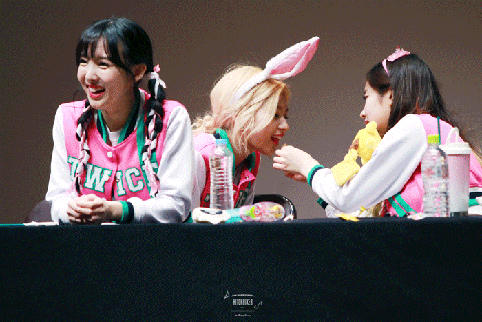 사나 먹방짤.gif | 인스티즈