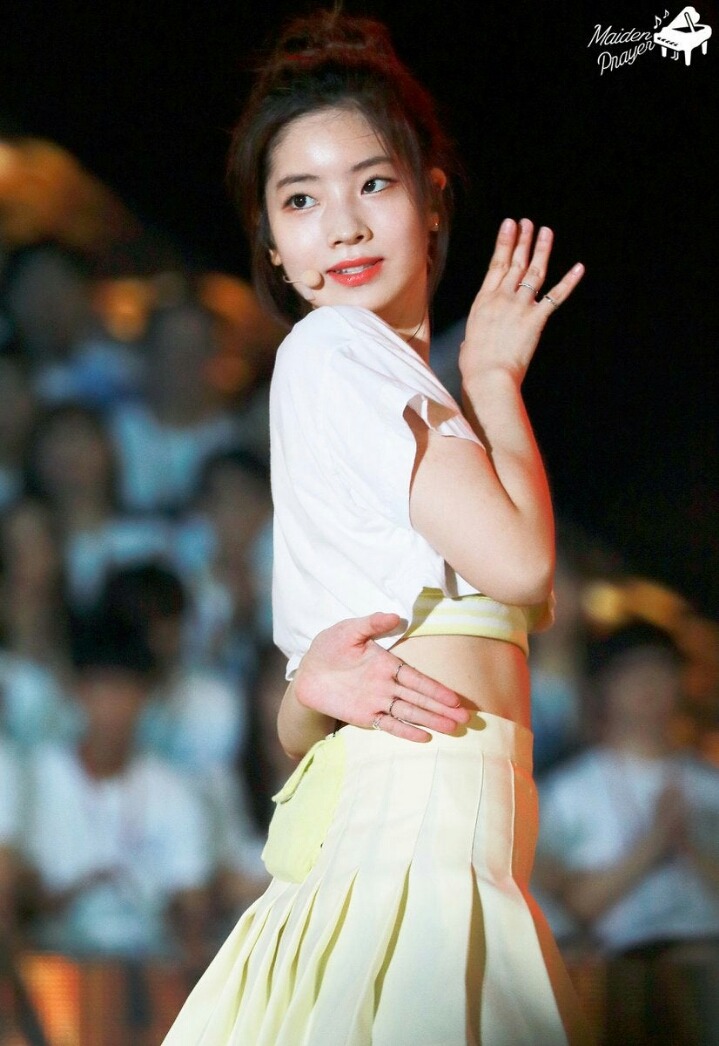 이마까는게 잘어울리는 다현이 | 인스티즈