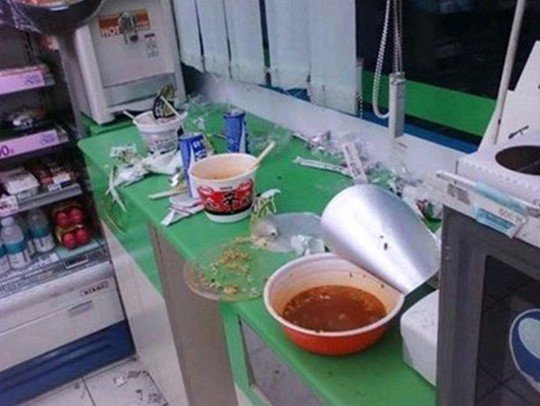 편의점 알바가 보면 피꺼솟하는 장면 | 인스티즈