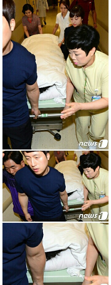 침대에 누워 이동하는 박근혜.jpg(발가락 MRI 찍으러 병원왔음) | 인스티즈