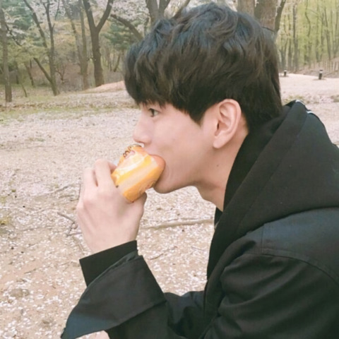소나기 엔터 이미지