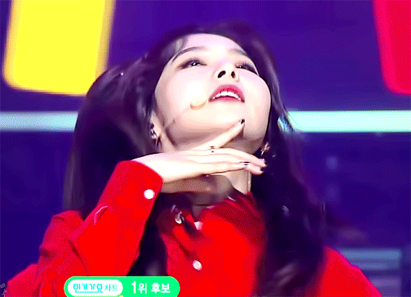 레드벨벳의 시작을 맡고 있는 슬기.gif | 인스티즈