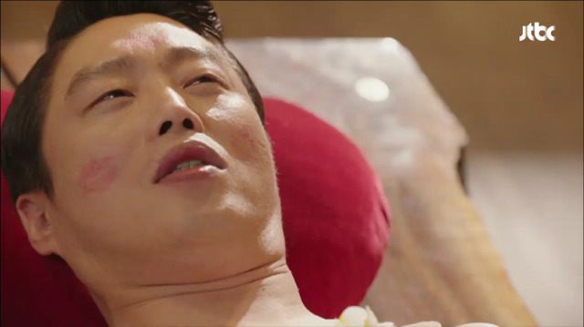 꽃과 한 몸이 되는 김희원.jpg (젖꼭지주의) | 인스티즈