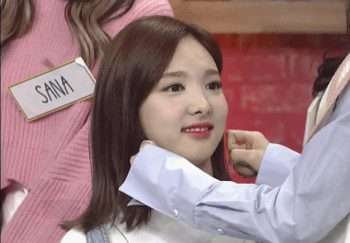 161101 asc 아기 맹수 챙에게 마사지받는 나연이 | 인스티즈