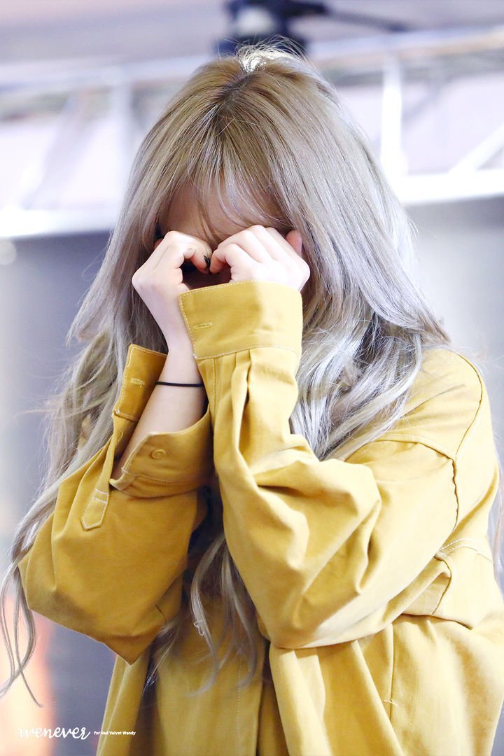 레드벨벳 웬디 머리 위에 팬들 사랑이 쌓여가는 과정 | 인스티즈