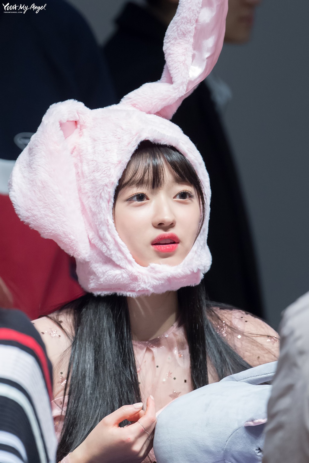 팬때문에 눈물 흘린 오마이걸 유아.jpg | 인스티즈