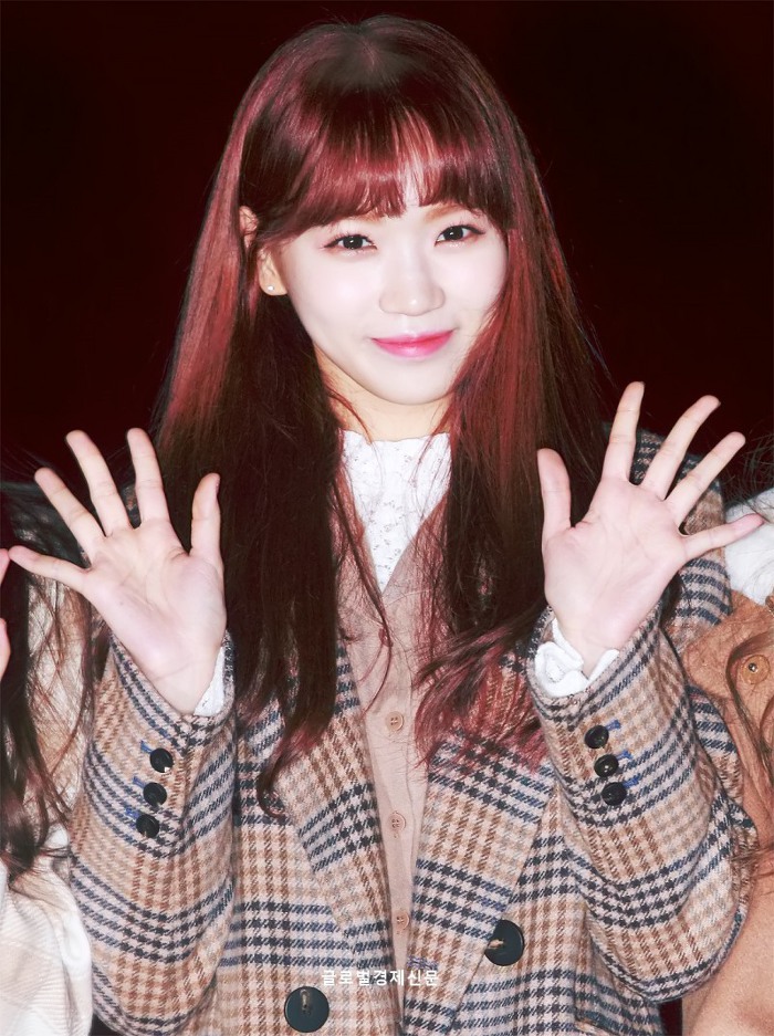 어젯밤 늦게까지 콜라 사이다 말아 마신듯한 아이즈원 출근길 사진.jpg | 인스티즈