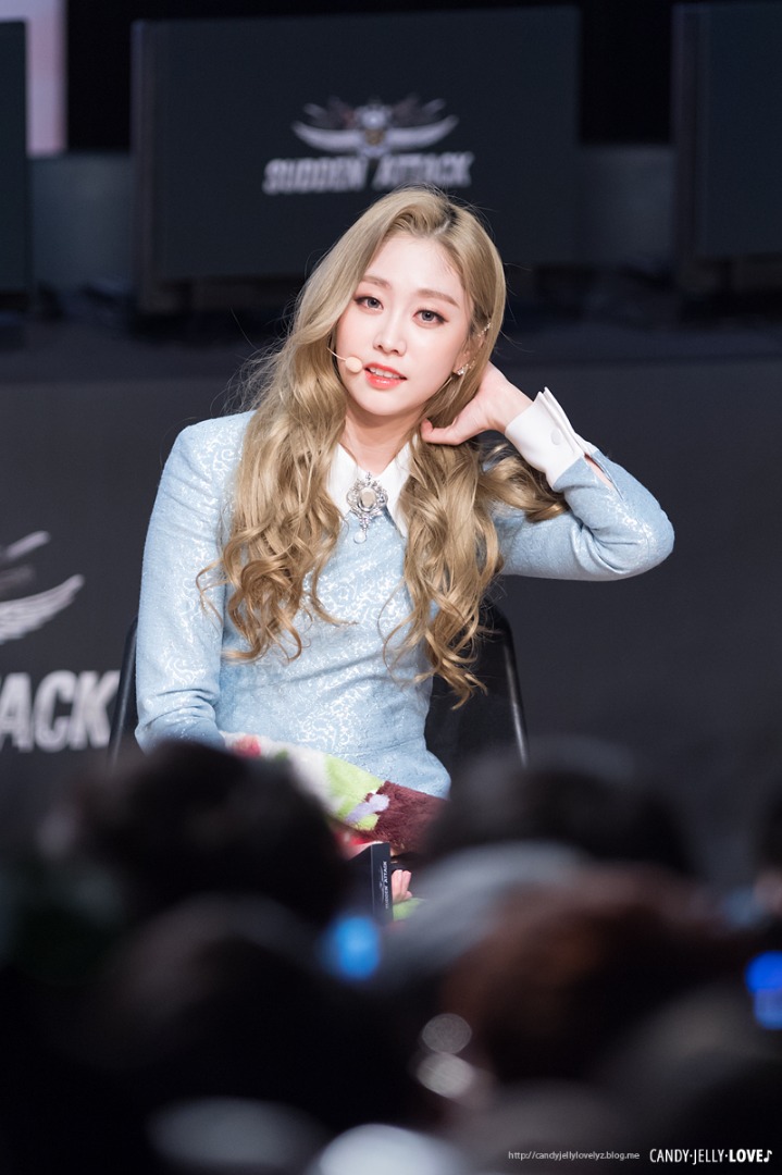 [러블리즈] 뒤늦은 점심을 먹으면서 지수 | 인스티즈