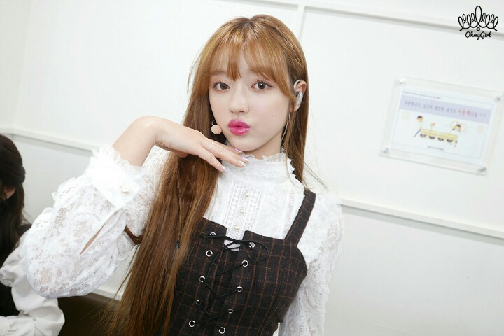 오마이걸 불꽃놀이 비하인드 사진 | 인스티즈