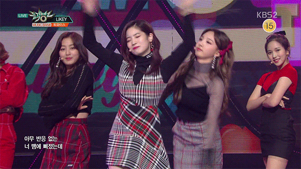 [twice] 오늘자 고통받는 둡둡 다현이.gif(feat. 모모 미나 나연) | 인스티즈