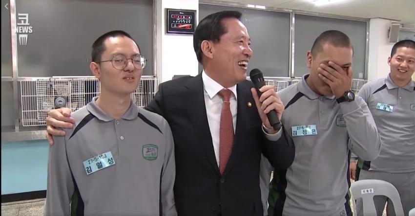 논산훈련소를 찾아간 국방부장관 | 인스티즈