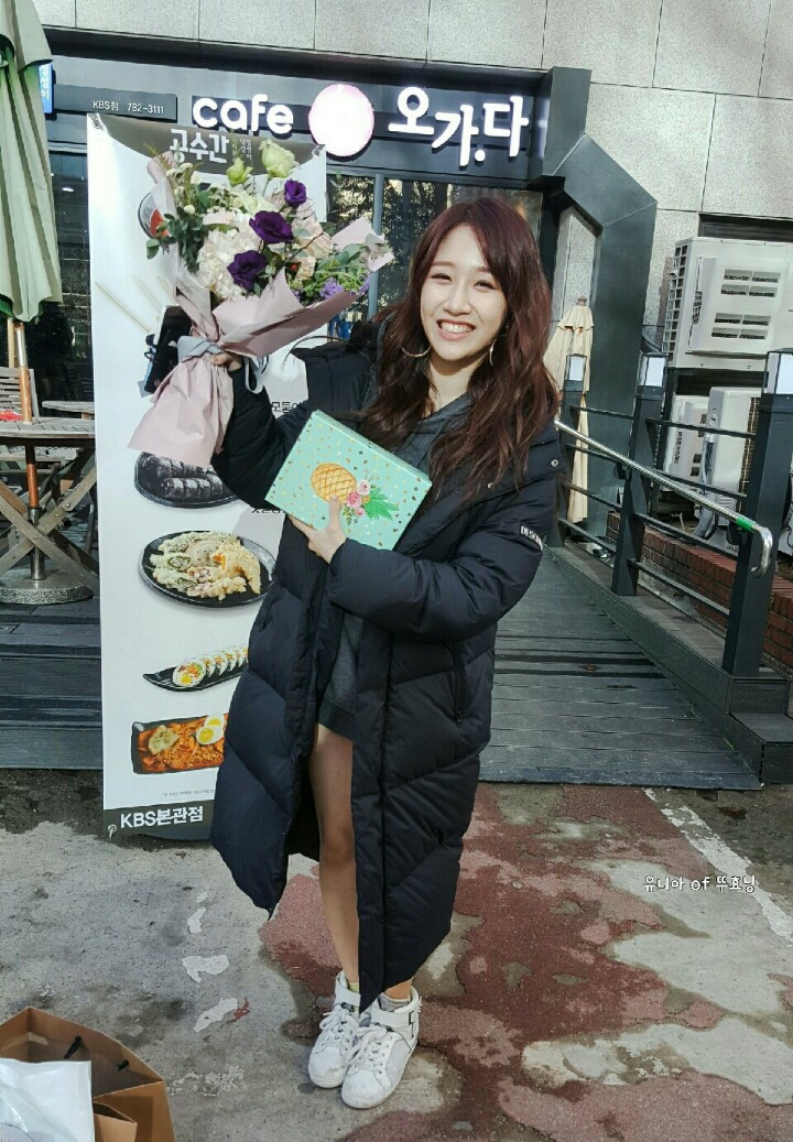 오늘자 팬이랑 만남 가졌던 더유닛 유나킴 .jpg | 인스티즈
