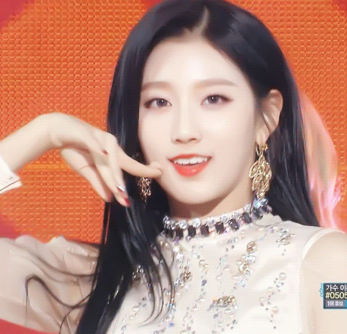 너무 커서 상처까지 났다는 러블리즈 귀걸이 크기.jpgif | 인스티즈