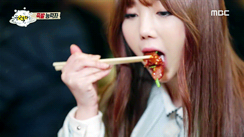 족발 먹게 되서 행복한 걸그룹 족발덕후들.gif | 인스티즈
