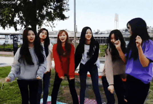 오늘 브이앱 하다가 실검에 떴다고 난리난 아이즈원.gif | 인스티즈