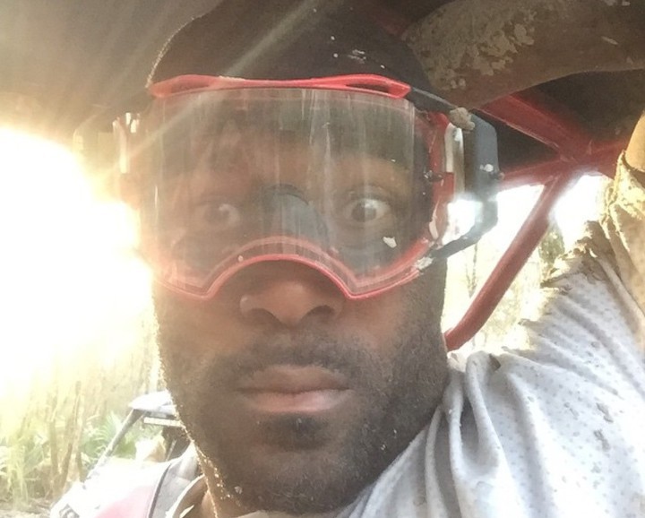 중장비로 주민들을 돕는 취미를 가진 전 NFL 선수...jpg | 인스티즈