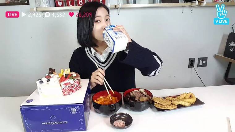 우유 마시는 오마이걸 비니 | 인스티즈