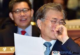 문대통령 국정운영 잘하고있다 vs 그닥 모르겠다 | 인스티즈