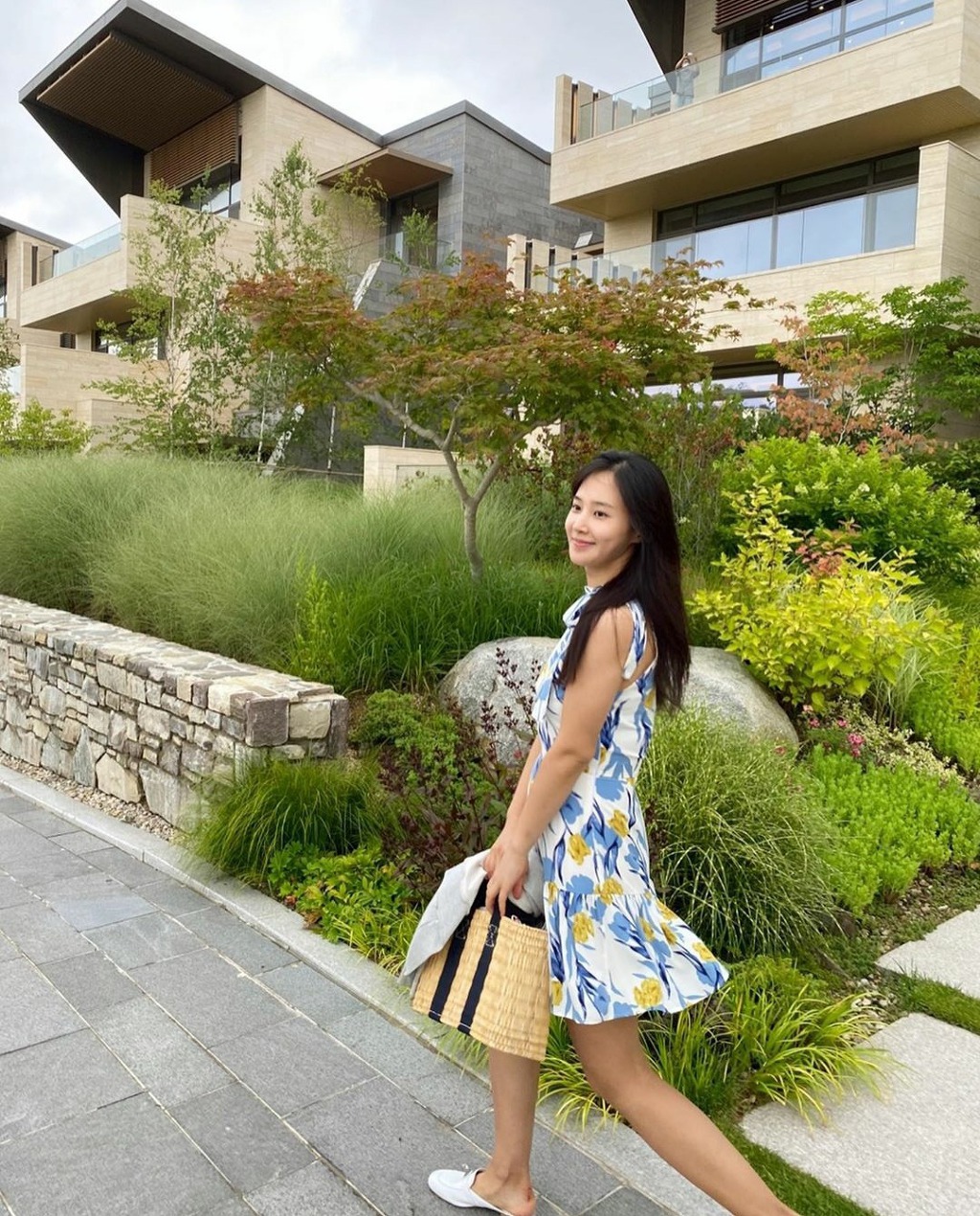 998467485F246B8A039707