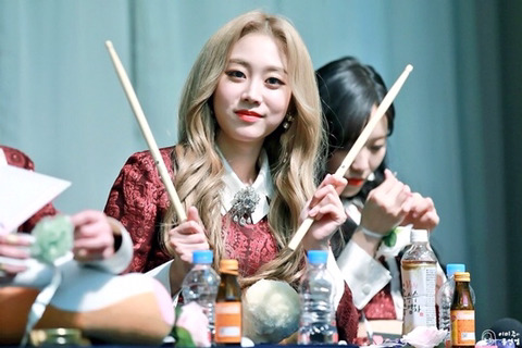 [러블리즈] 목구멍이 부은 기분이 들어서 지수 | 인스티즈